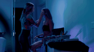 Chelsea Sinks doing makeup